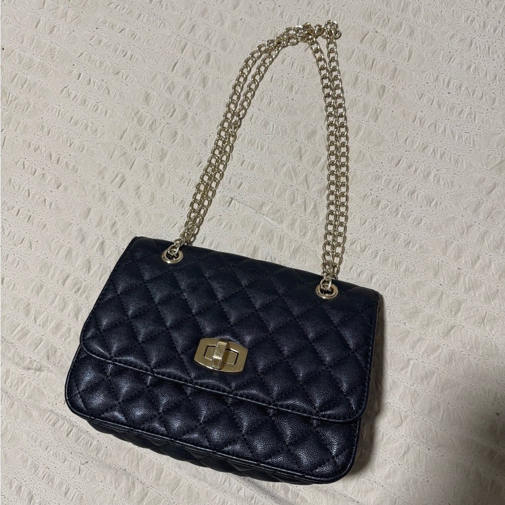 Express Quilted Flap Faux Leather Black Purse 🖤